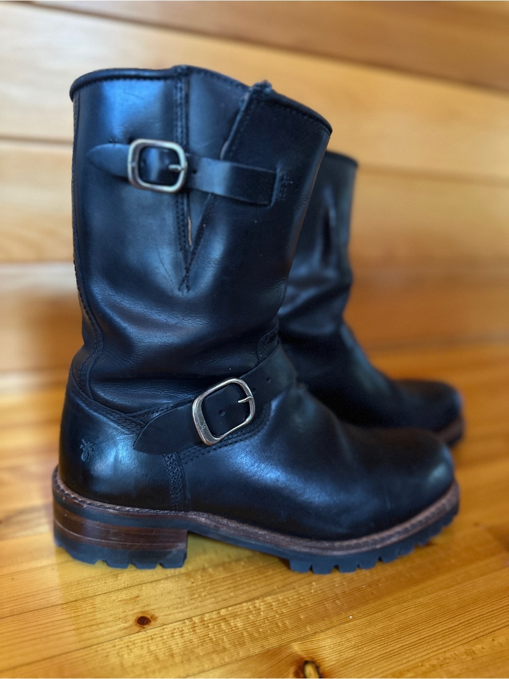 Frye
Vintage Frye Engineer Boots
Black Leather Moto Boot,Mens 7M /Women’s 8.5/9 - Picture 5 of 10